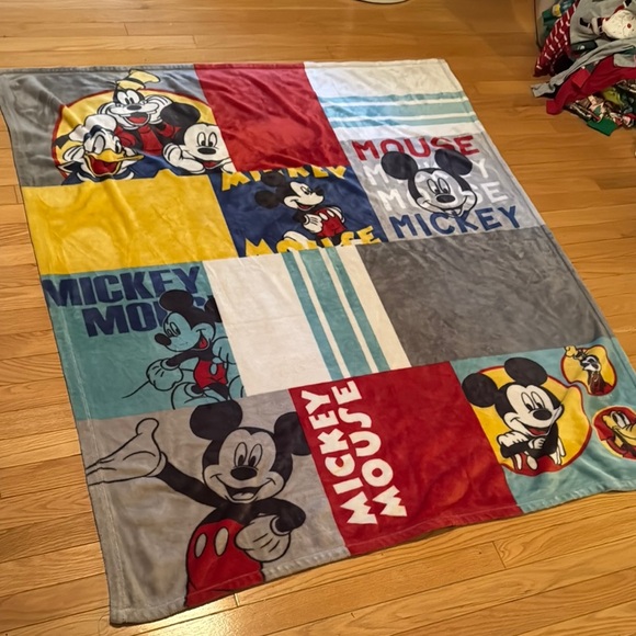 Disney Mickey Mouse Plush and Blanket Set - Picture 6 of 8